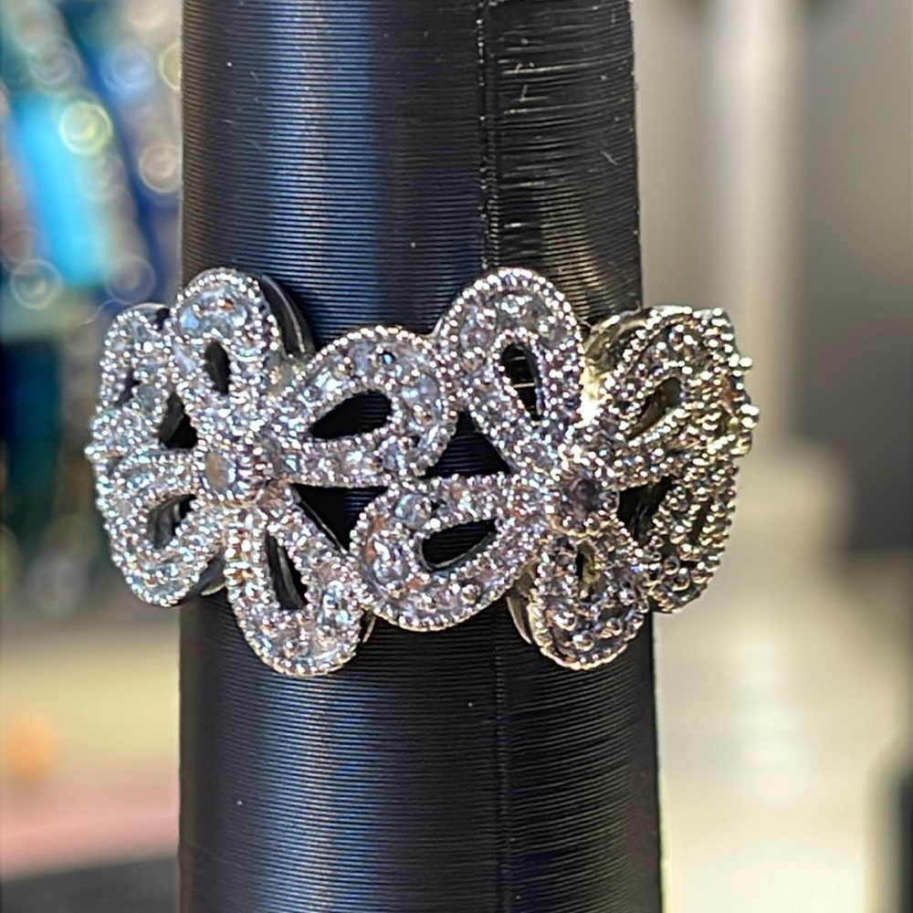 Lia Sophia Silver-tone Rhinestone Flower Ring in Size 8